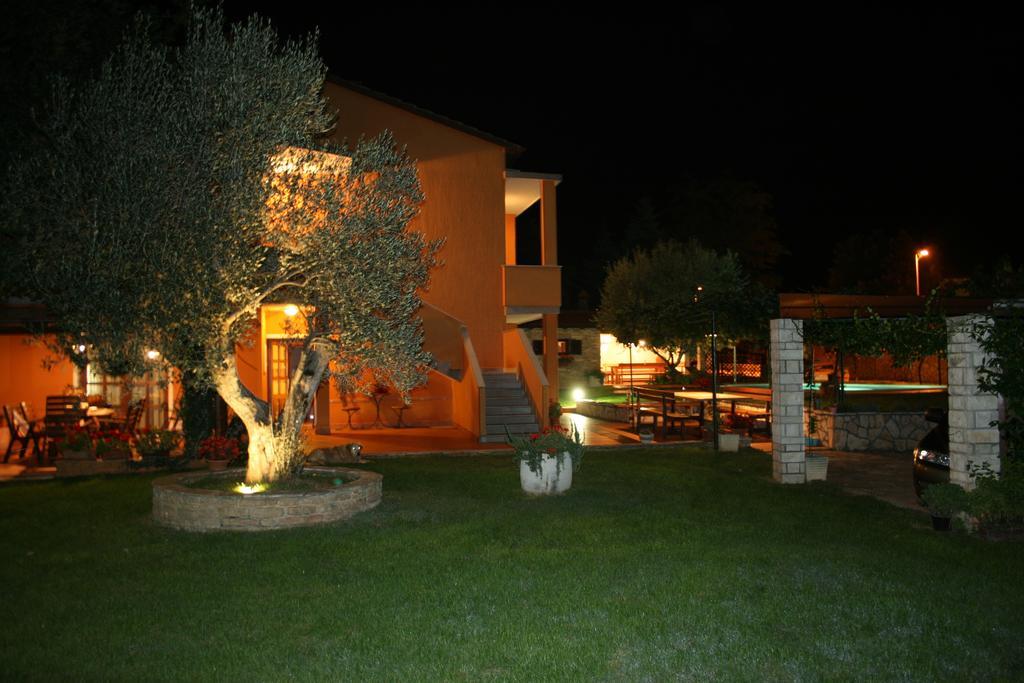 Sossa Apartments Умаг Екстер'єр фото